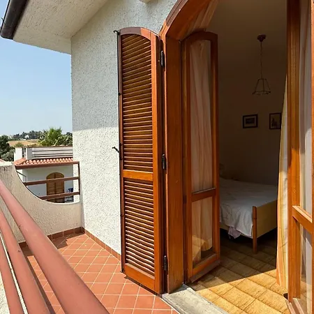 M444 - Marcelli, Comodo Quadrilocale Cielo-terra Con Patio Esterno Apartamento *