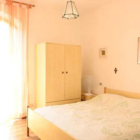 M444 - Marcelli, Comodo Quadrilocale Cielo-terra Con Patio Esterno * Marcelli